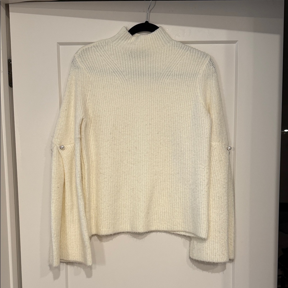 DO+BE Cream Turtleneck Sweater